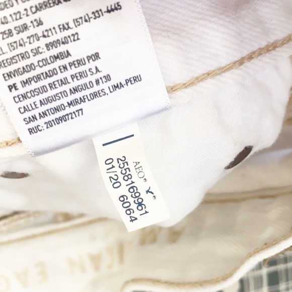 American Eagle White Distressed Cotton 90's Boyfriend Shorts - Picture 10 of 12